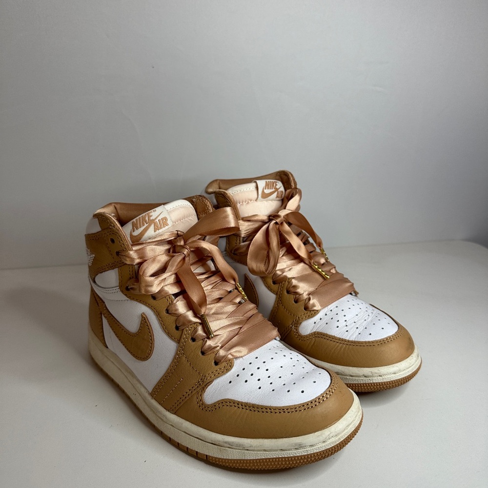 Nike Jordan 1 Retro High OG Praline